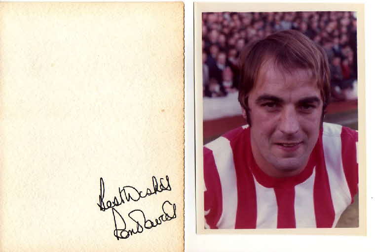 1970 Shredded Wheat Photographs of Soccer Stars Ron Davies