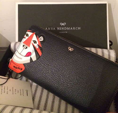 2014 - Frosties Fashion Flakes Special Edition Anya Hindmarch Purse (1)