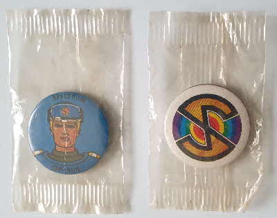 Original CAPTAIN SCARLET Kelloggs Sugar Smacks Badge Set in Display Box & Advert 